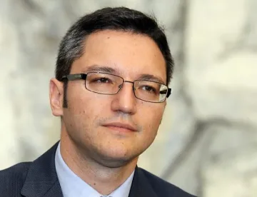 Вигенин: Не може да се коалираме с партии от дясното мнозинство