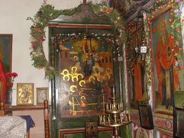 Владика води служба в 180-годишен храм в с. Елешница