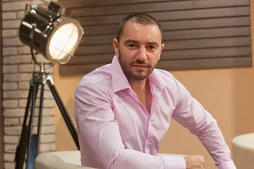 Хекимян завъртя баница за именния ден