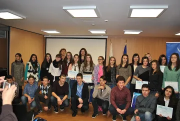 Евродепутат връчи награди на победители в конкурс