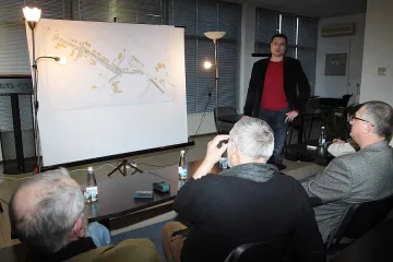 Банкя вдига център с кула и три фонтана