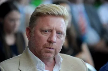 Оставиха Бекер без пари