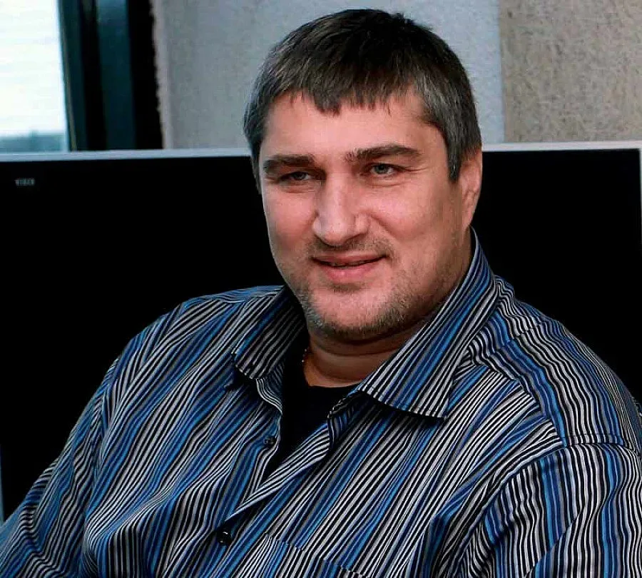 Любо Ганев язди слонове