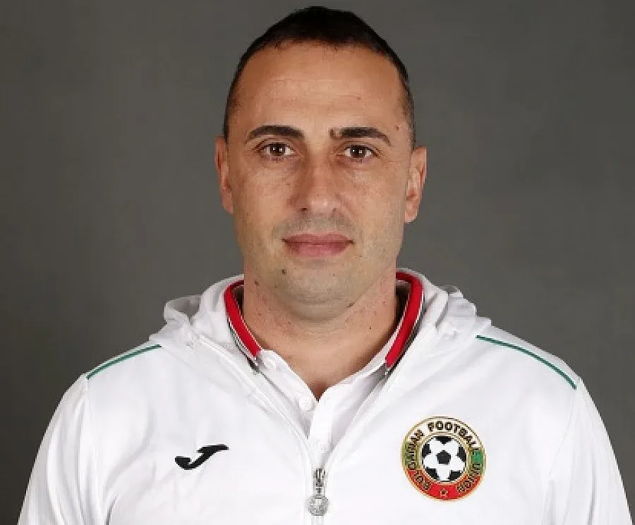 Петев с четири нови повиквателни за мача с Румъния