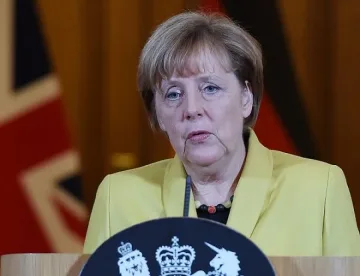 Меркел: Няма как Путин да бъде поканен на срещата на Г-7