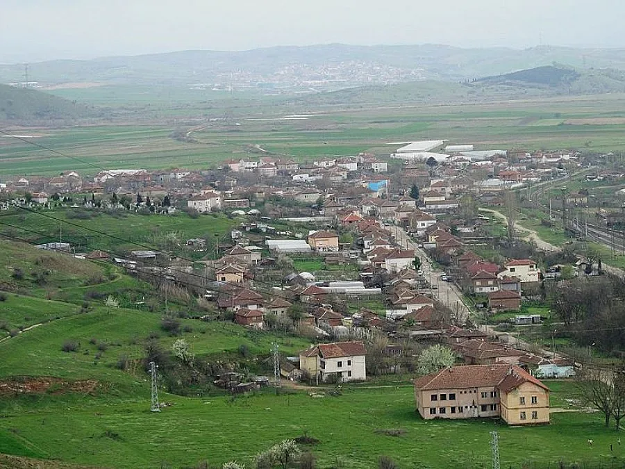 Село ще реже релси, ако му спрат влака
