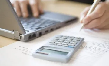 Данъчни проверяват трима кметове