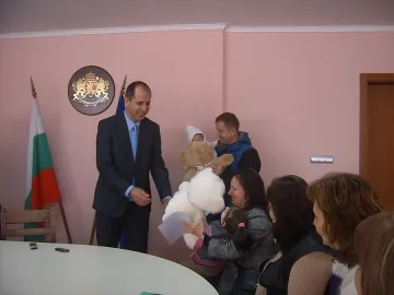 Над 12 хиляди събраха в Кърджали за лечението на Габриела и Рамадан