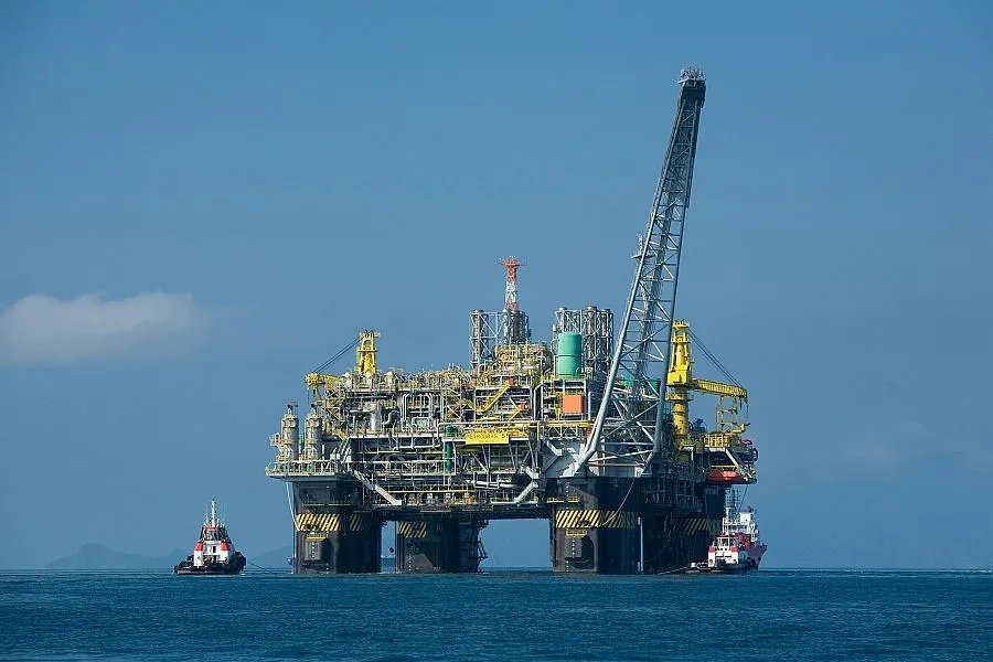 Нефтът поевтинява само при война