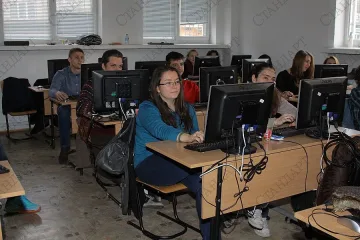 Младежи трупат точки за висше в техникума