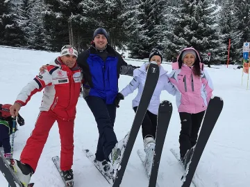 Петър Стойчев на фондю и ски в Алпите