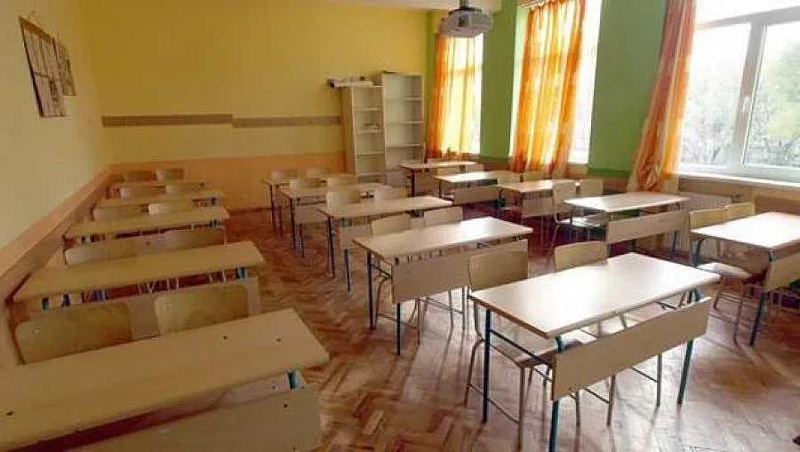 Финансират малките училища с допълнителни средства