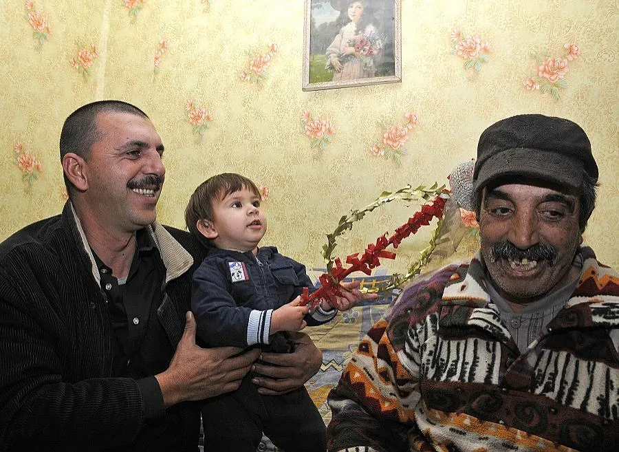 Хиляди роми празнуват Василица