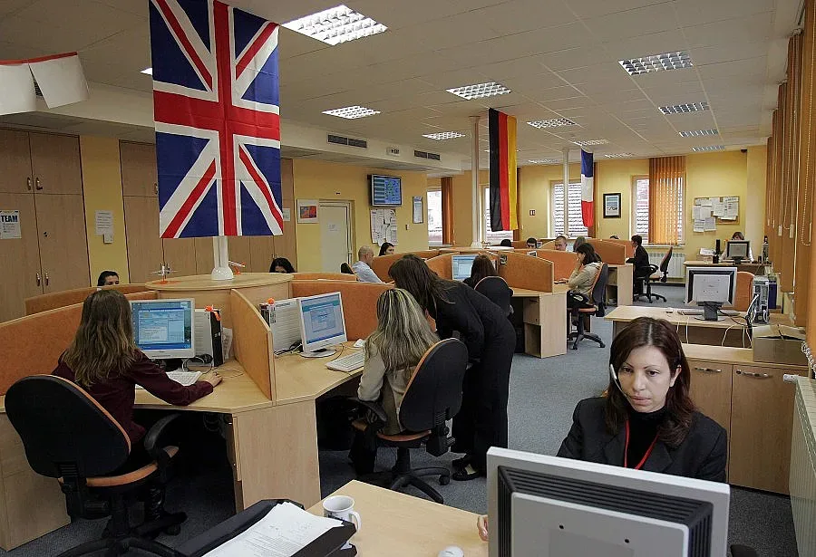 1000 лв. заплата за call center