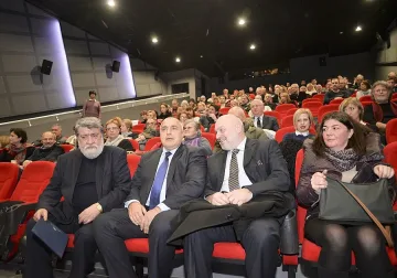 Вежди и Бойко гледаха "Любовта е лудост"