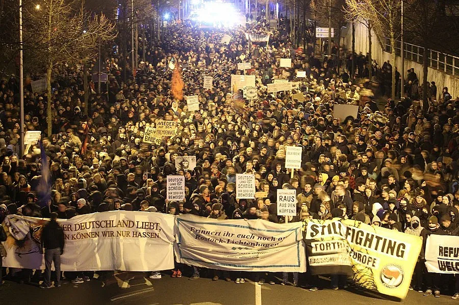 100 000 казаха "не" на ислямофобията в Германия