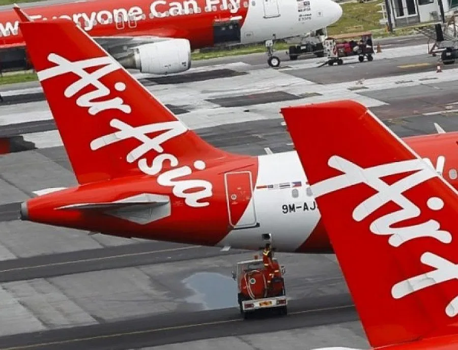 Откриха основната част от падналия самолет на AirAsia