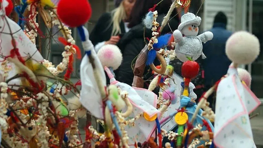 Сурвакарски дружини обикалят Перник