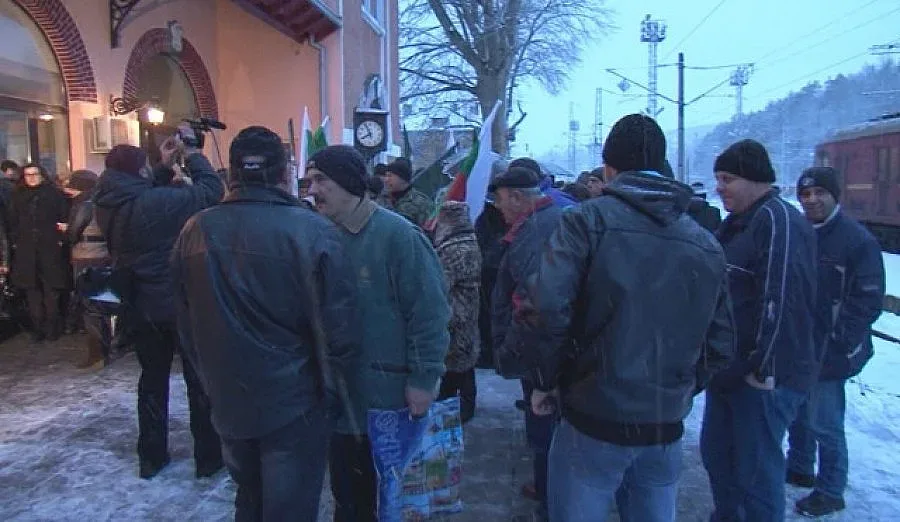 Протести в страната заради спрените влакове на БДЖ