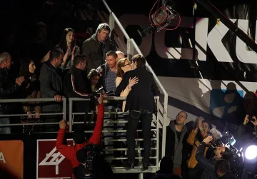 Фен предложи брак в "Нощта на скоковете"