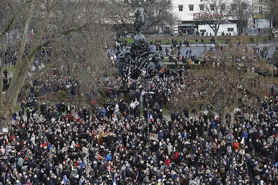 НА ЖИВО с картина: Започва походът в Париж