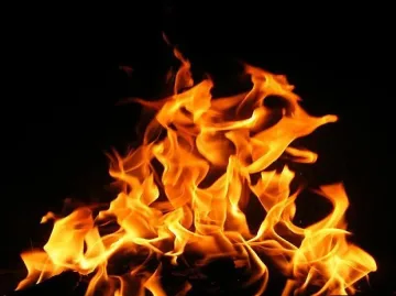 Огънят в Разлог засегнал 5 ремаркета с газови бутилки