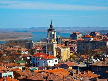 Нови заводи изстрелват наш град. Правят го магнит за младите