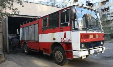 Сграда рухна от пожар във Варна