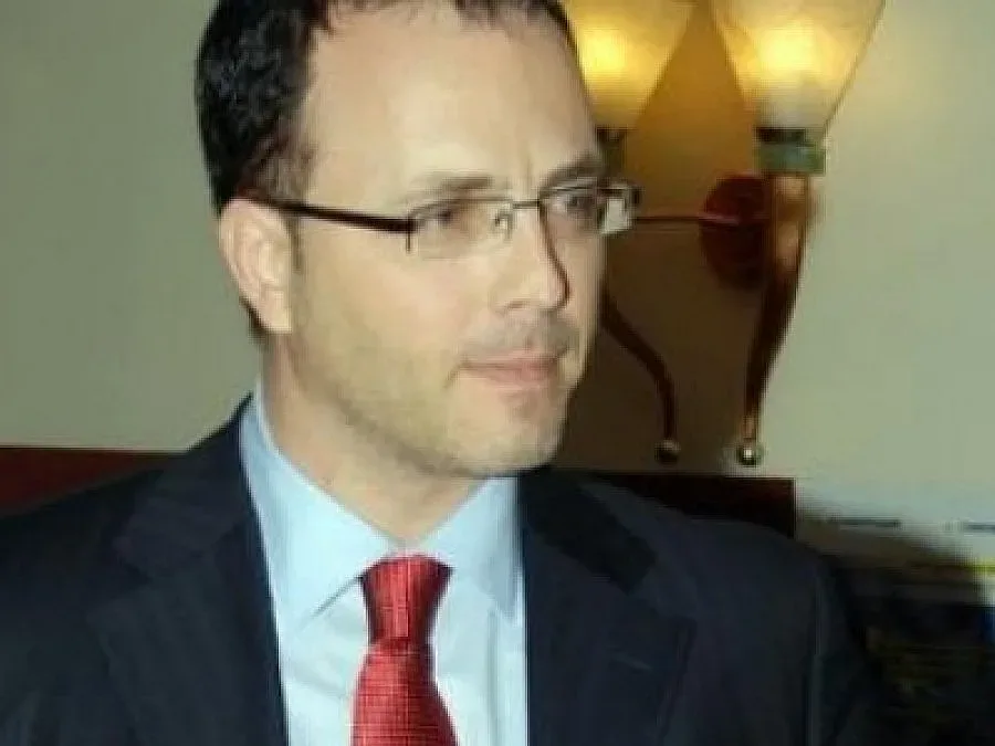 КФН: Пенсионни фондове инвестирали в свързани лица