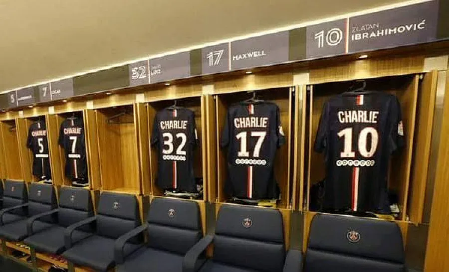 Шарли вместо имена на играчите сложи ПСЖ