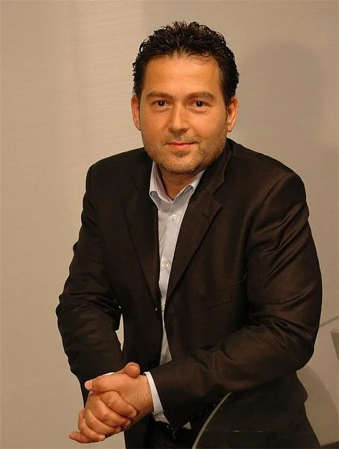 Румен Бахов - Царят на абсурдите