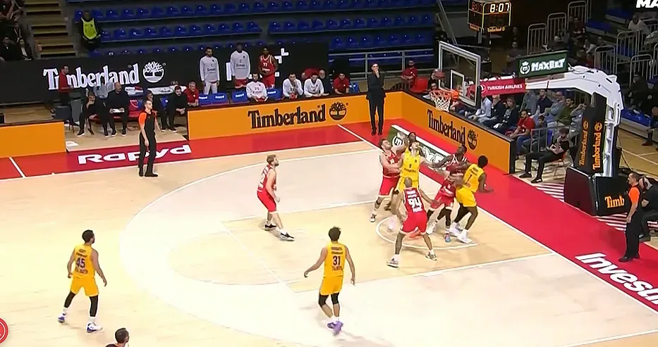 Александър Везенков записна страхотна победа