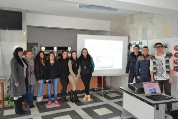 Електронните анти-СПИН картички на "Славейков" най-многобройни и най-красиви