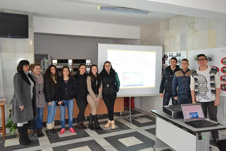 Електронните анти-СПИН картички на "Славейков" най-многобройни и най-красиви