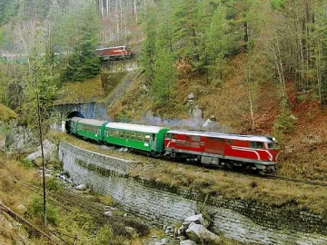 Няма да закриват теснолинейката Септември - Добринище