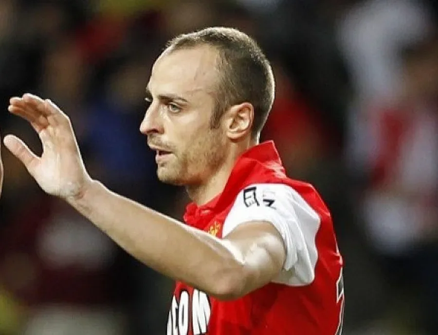 Бербатов чака до лятото за нов договор с Монако