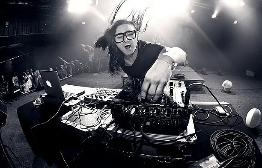 Истерия по първото гостуване на Skrillex в България