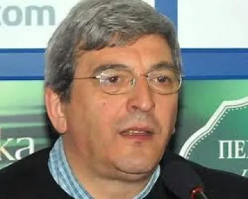 А те стрелят по нас