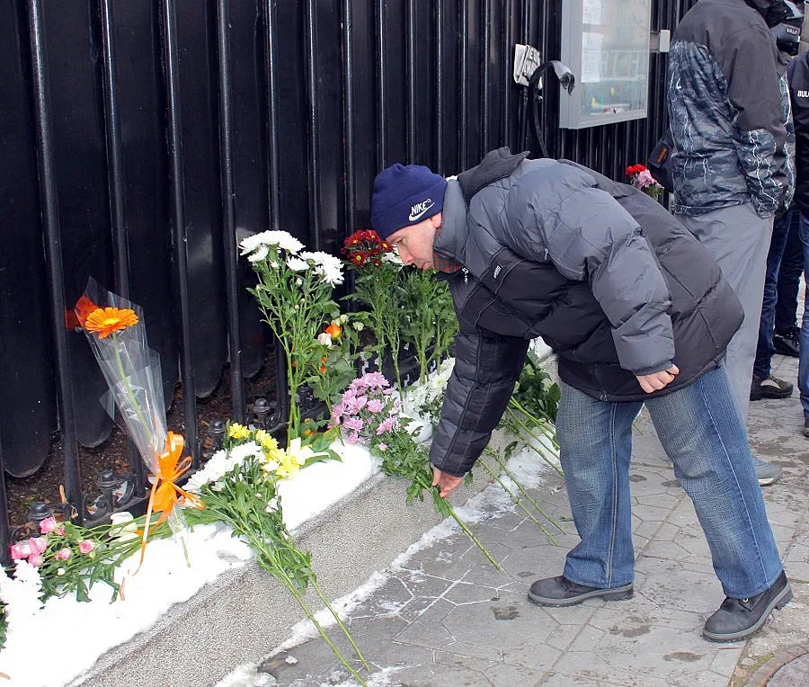 Армия до Айфеловата кула (ОБЗОР)