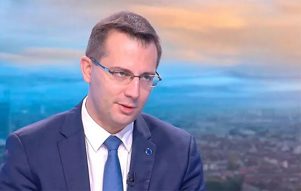 ДПС-Ново начало отвърна на удара! Митнически кордон за Асен Василев и ПП