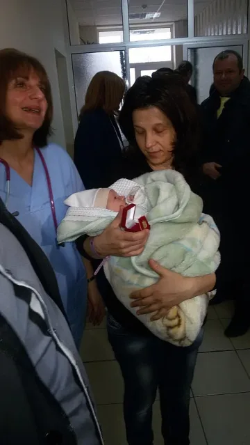 На Бабинден орисаха първото бебе за 2015 г. в Благоевград