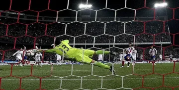 "Реал" падна от "Атлетико", на ръба от отпадане за Купата на краля