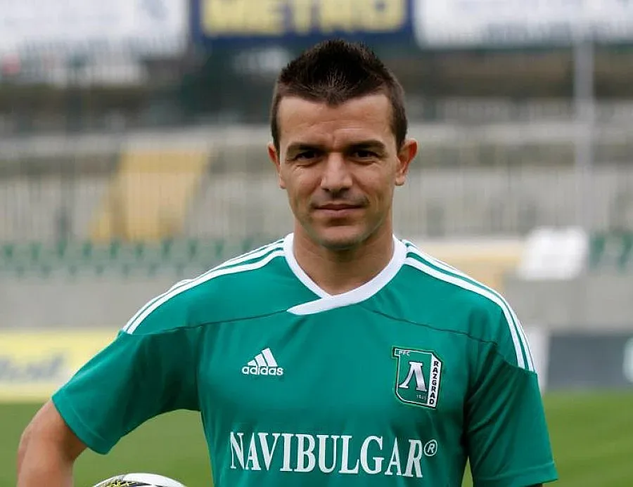 Бадема изостави и Ясен Петров