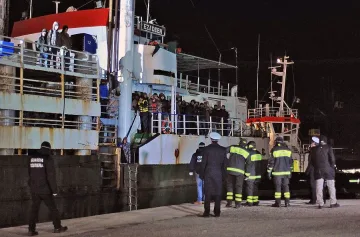 Вкарват с кораби имигранти в Европа