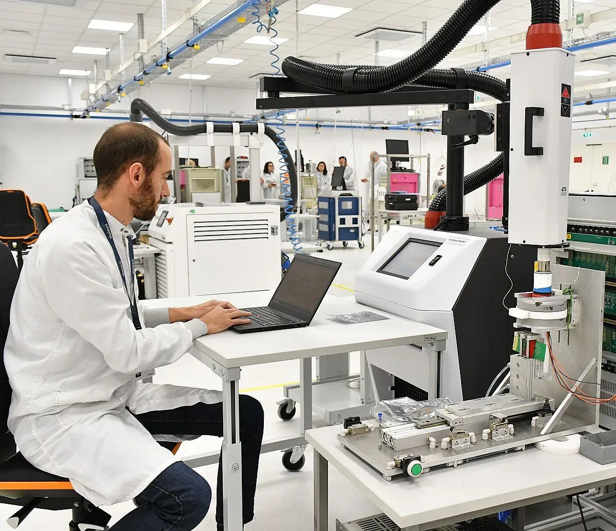 Нова високотехнологична лаборатория тества продуктите на Melexis България