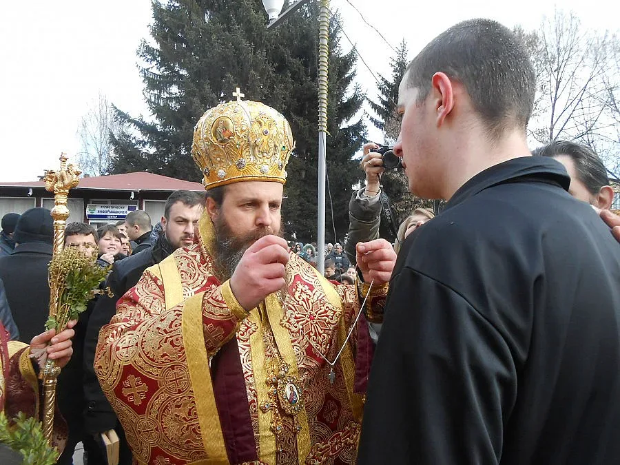 Владика с дар за уловилия кръста в Гоце Делчев