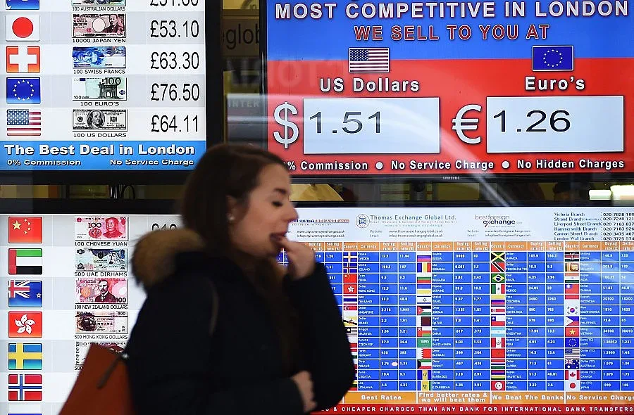 Левът поевтиня с 13% за година