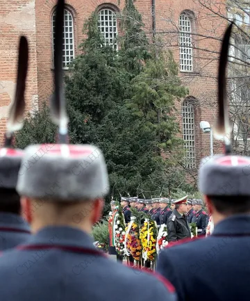 Утре ще се отслужи традиционния Богоявленски водосвет на знамената