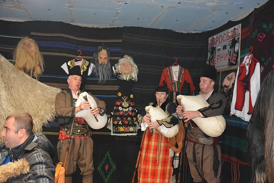 Емигрант докара родопски гайди в евроселото Черниче