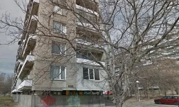 Студентка полетя от 4-ия етаж и оцеля